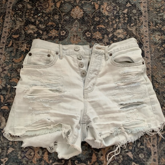 American Eagle Light Wash Shorts - Picture 2 of 6
